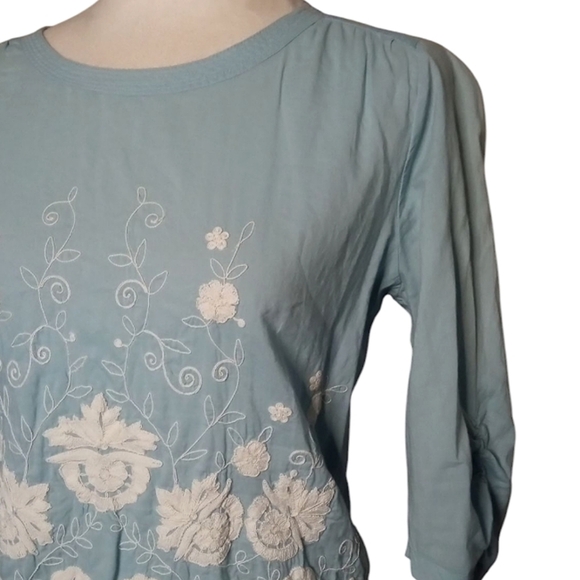 Boden Light Blue White Floral Embroidery Cotton Ruched 1/2 Sleeve Blouse Size 2 - Picture 3 of 9